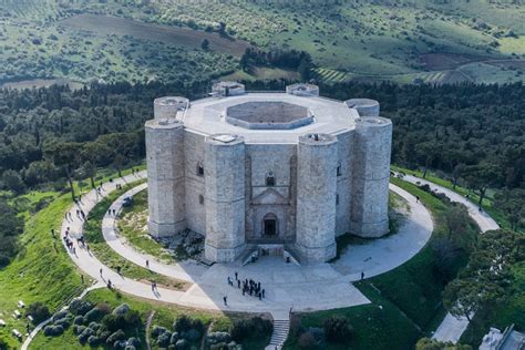 Castel del Monte patrimonio dell’umanità e terra dei migliori vini in ...