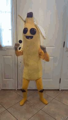 Peely Costume GIF - Peely Costume Dance - Discover & Share GIFs