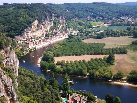 Kayaking and Canoeing on the Dordogne river - Lost in Bordeaux