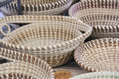 Lowcountry Pastimes: Sweetgrass Baskets | Kiawah River