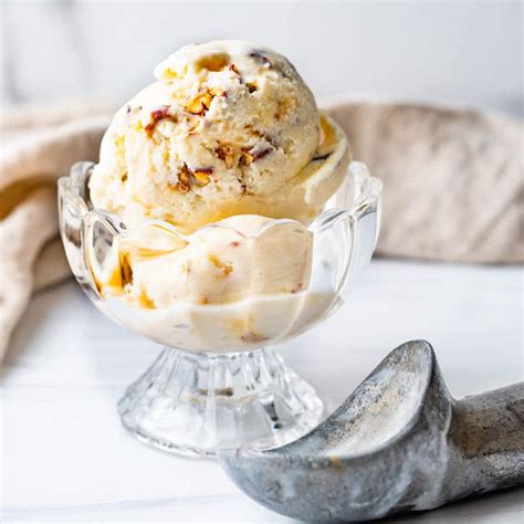 Bourbon Pralines and Cream Ice Cream | Garlic & Zest