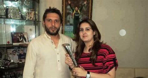 Interesting Facts And Photos About Shahid Afridi Family - StarBiz.com