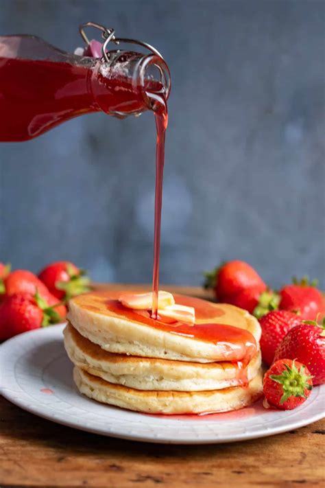 Easy Strawberry Syrup - Veggie Desserts