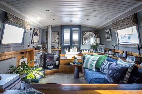 Houseboat Interior Design - DecorBuddi