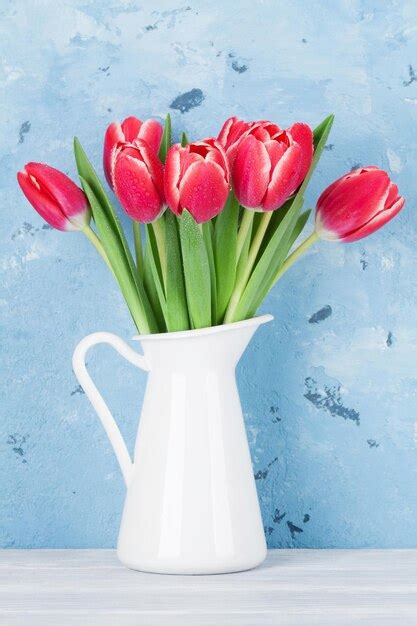 Premium Photo | Red tulip flowers bouquet