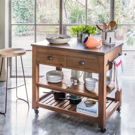 Small Kitchen Island - Maximizing Your Island In A Small Kitchen The ...