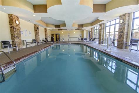 Editor Picks: Hotels with indoor pool in Arlington, TX