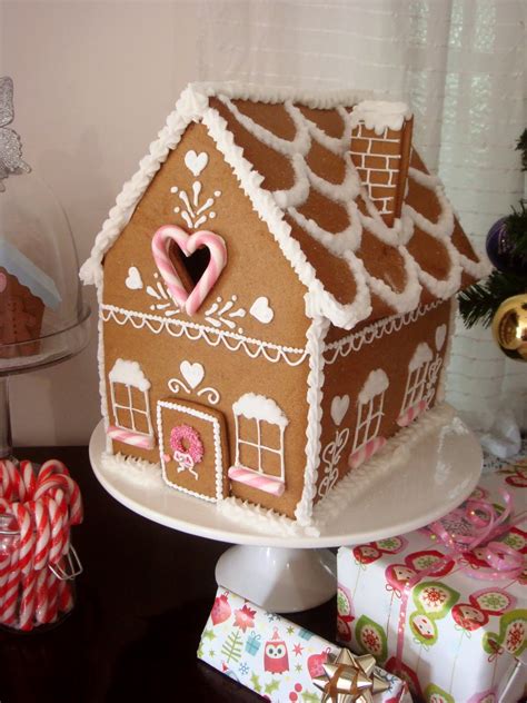 50 Gingerbread House Decoration Ideas for This Christmas