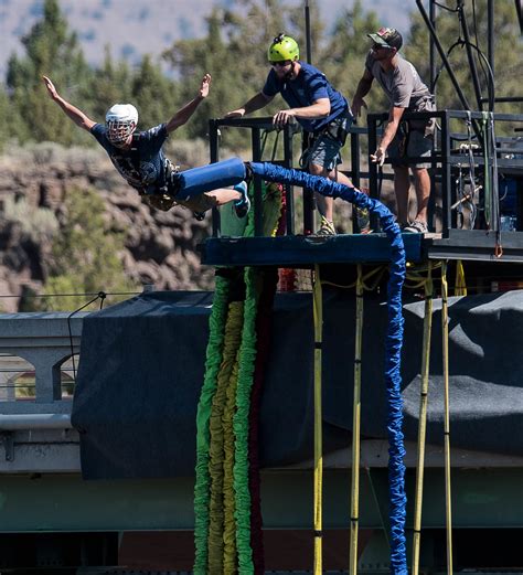 I can fly! | A bungee jumper takes the leap into the abyss. … | Flickr