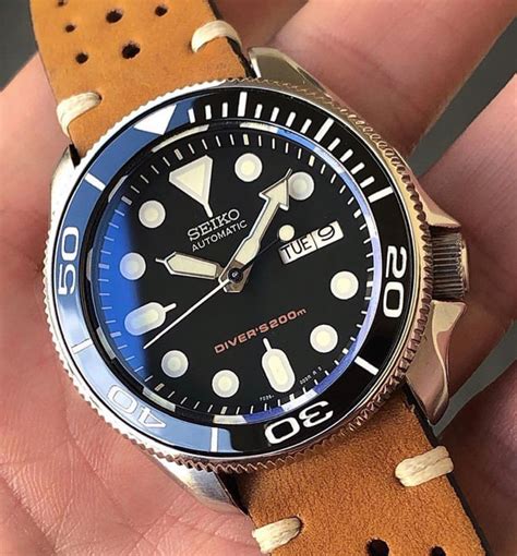 How to Upgrade to a Sapphire Crystal on the Seiko SKX007 - Godfather Style