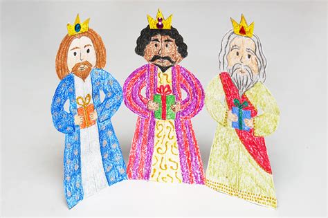 Paper Three Kings Chain | Kids' Crafts | Fun Craft Ideas | FirstPalette.com