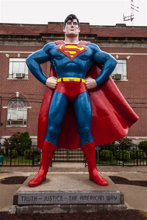 Giant Superman Statue in Metropolis, Illinois - Silly America ...