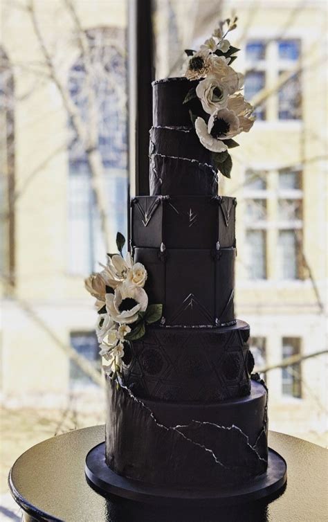 35 Breathtaking black wedding cakes for eternal couple | Gothic wedding ...