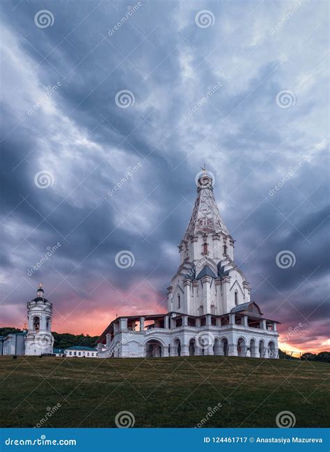 Church of the Ascension in Kolomenskoye. Threatening Sky at Sunset ...