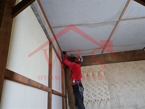 PLASTER CEILING MANHOLE COVER