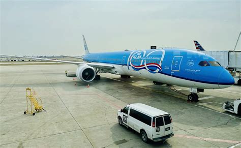 Review: KLM Economy Class 787-10 (ORD-AMS)