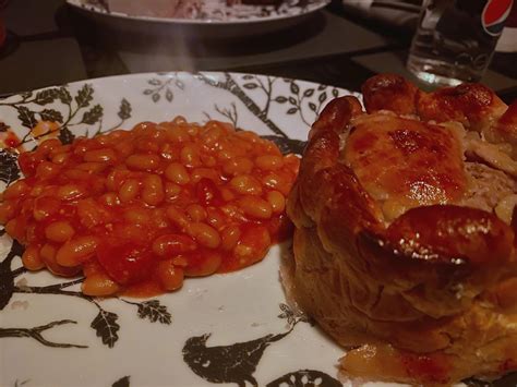 Homemade Scotch pie and beans. My favourite childhood dinner. ・ popular ...