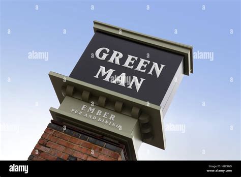 The Green Man pub in Kenilworth. Part of the M & B Mitchell and Butler ...