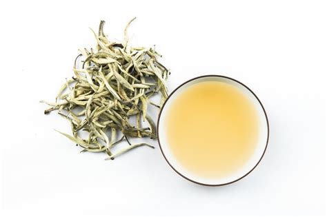 The Most Staggering Health Benefits Of White Tea - Health Cautions