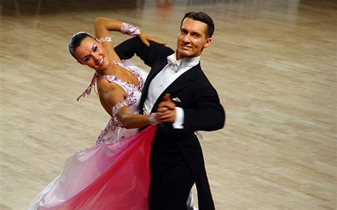 Foxtrot - Encyclopedia of DanceSport