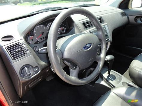 Charcoal/Charcoal Interior 2005 Ford Focus ZX5 SES Hatchback Photo ...