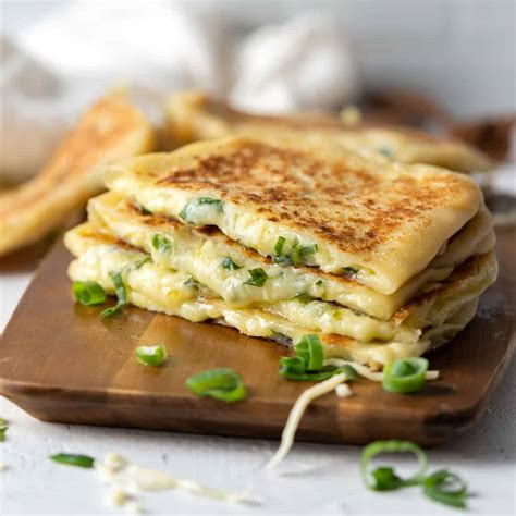 Cheese Roti Canai - El Mundo Eats