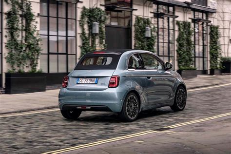 Fiat 500 Electric Convertible Review (2021) | Parkers