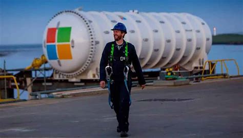 Microsoft deploys underwater Datacenter off the Scottish coast