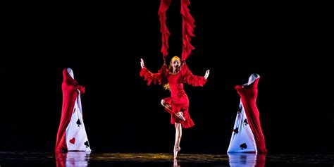 MOMIX: Alice’s “Trip” down the Rabbit Hole | L.A. Dance Chronicle