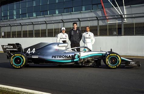 F1: Mercedes AMG Petronas Welcomes The W10 – MotorworldHype