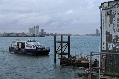 Hythe Ferry | Arriving at Hythe, from Southampton. | David Flett | Flickr