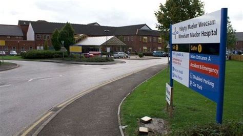 Wrexham Maelor Hospital wards shut due to norovirus - BBC News