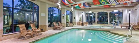 Holiday Inn Hotel & Suites North Vancouver - Free Internet & More