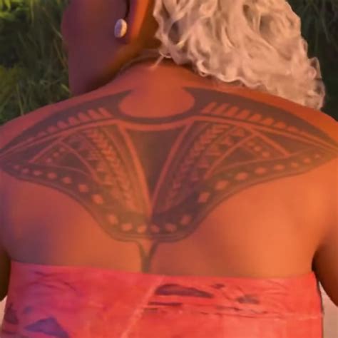 Gramma Tala's tattoo of a stingray in Disney's Moana. #animation # ...