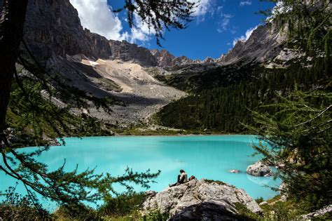 In Italy, Hiking and Haute Cuisine in the Dolomites - The New York Times