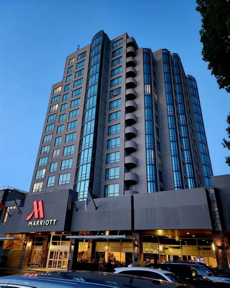 VANCOUVER AIRPORT MARRIOTT HOTEL - Updated December 2024 - 82 Photos ...