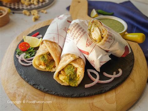 Reshmi Chicken Paratha Roll – Food Fusion