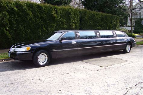 Black Lincoln Limousine - Prestige Limousines