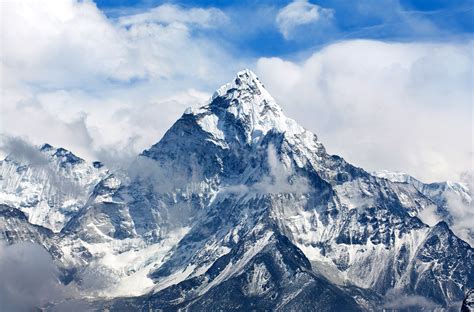 Nepal Bans Solo Climbing on Mount Everest | Financial Tribune