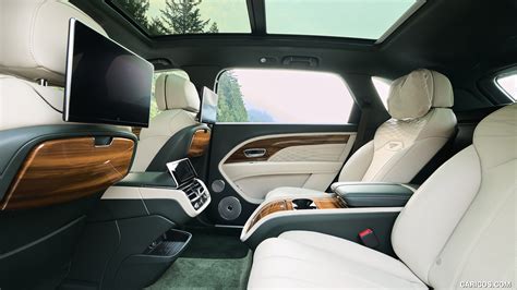 Bentley Bentayga Extended Wheelbase | 2023MY Serene (Color: Cumbrian ...