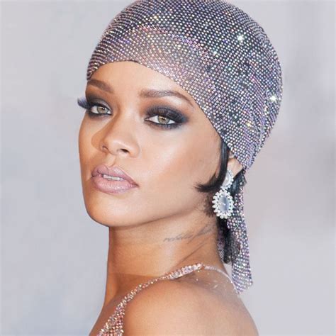 The 15 Best Rihanna Makeup Moments