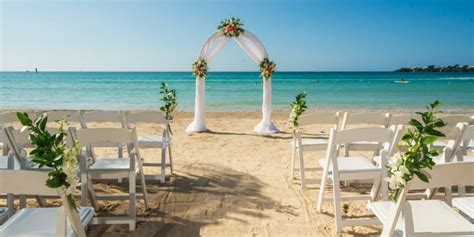 Beach wedding venue in Hotel Riu Palace Tropical Bay - Jamaica