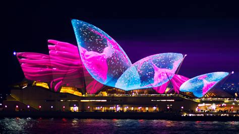 Sydney Opera House: Lighting the Sails - Luxx