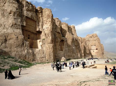 Naqsh-e Rostam Photo Gallery, Iran Tourism and Touring Organization ...