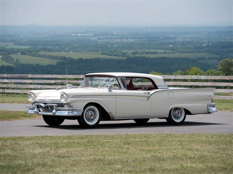 1957 Ford Fairlane 500 Black