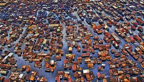 Kaushik – Makoko, A Floating Slum In Nigeria : Rozenberg Quarterly