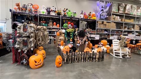 Lowe’s Halloween 2022 - YouTube