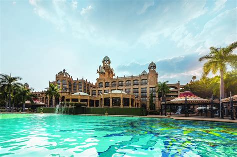 5 Reasons Why: The Sun City Resort Is a Local Lekker Vibe!