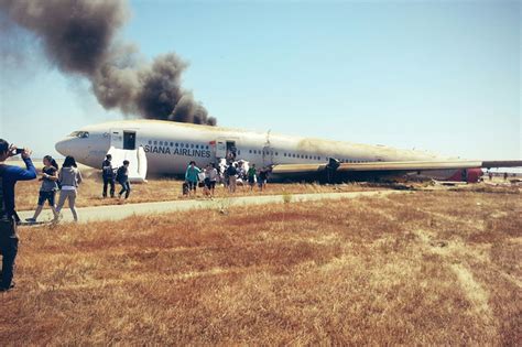 Two dead in Boeing 777 crash-landing at SFO with 291 passengers on ...