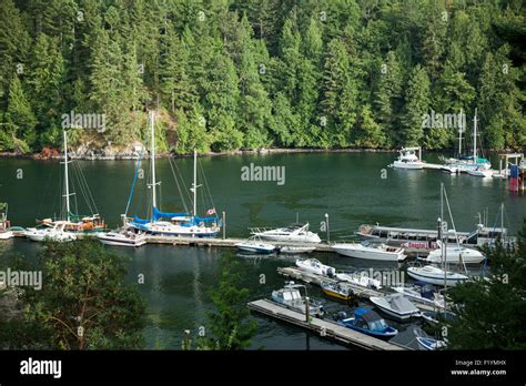 Snug cove hi-res stock photography and images - Alamy